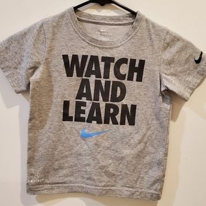 NIKE WATCH AND LEARN KIDS TSHIRT SIZE 6 M 5-6 YRS